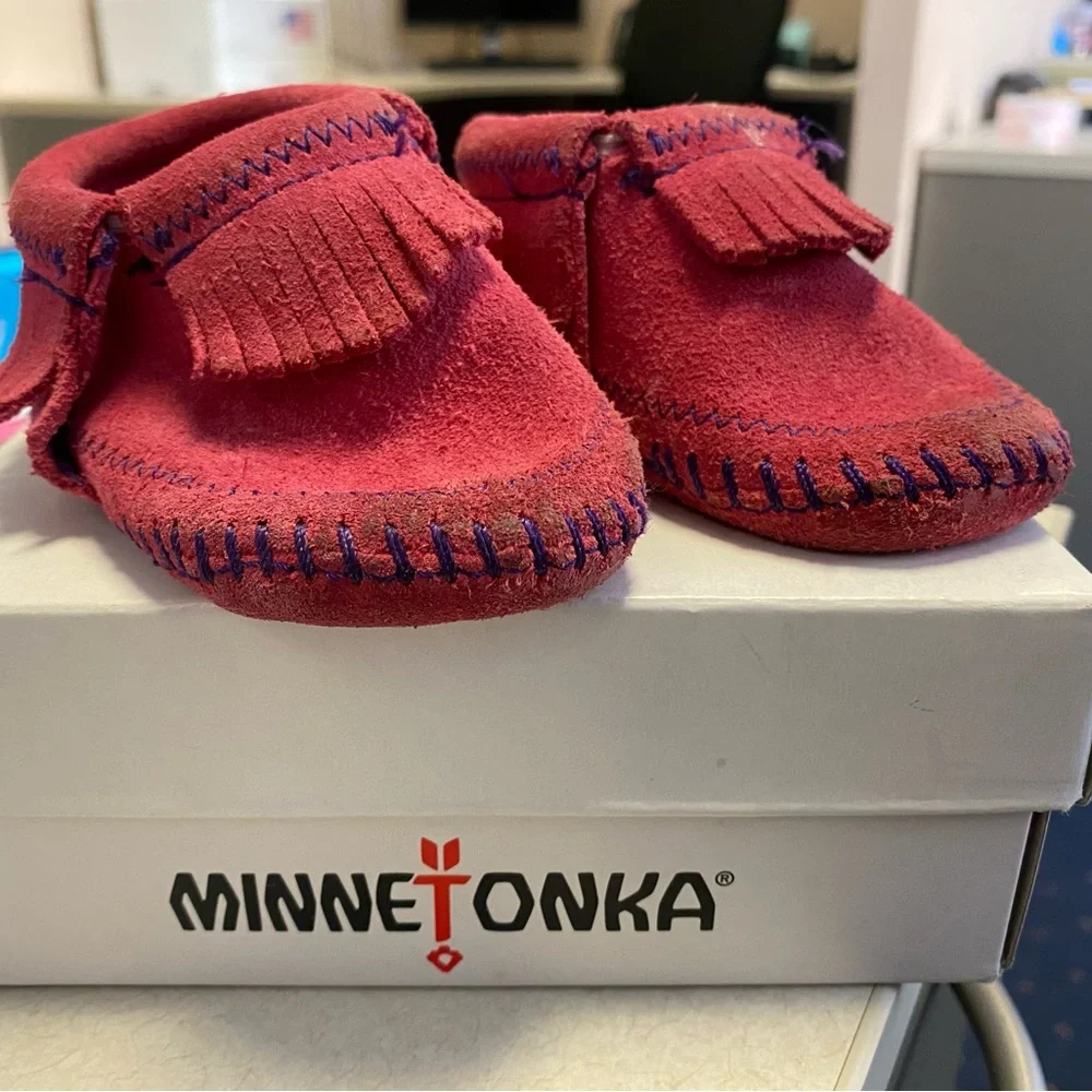 Riley bootie hot pink Minnetonka size 2 infant